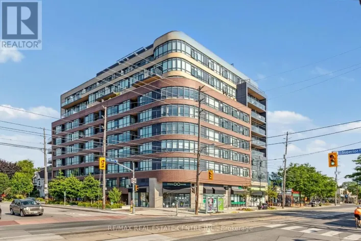 911 - 11 SUPERIOR AVENUE, Toronto