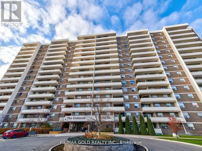 911 - 3 LISA STREET, Brampton