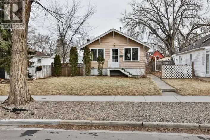 911 8 Street S, Lethbridge