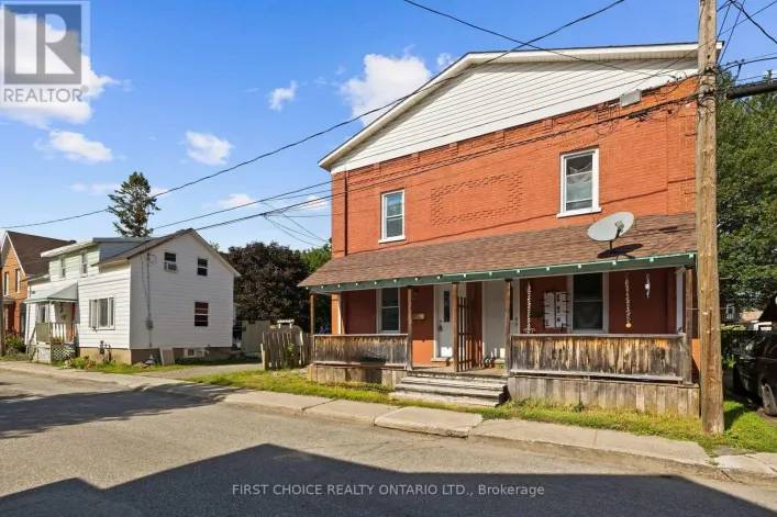9-11 OGDEN AVENUE, Smiths Falls