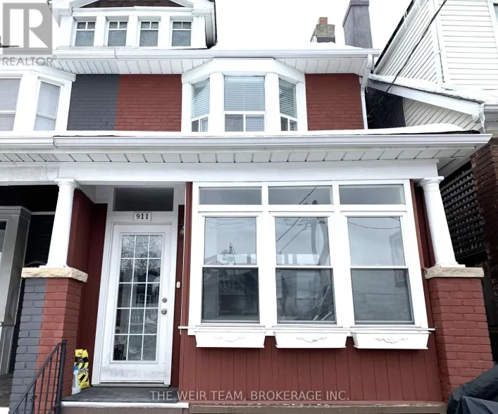 911 WOODBINE AVENUE, Toronto
