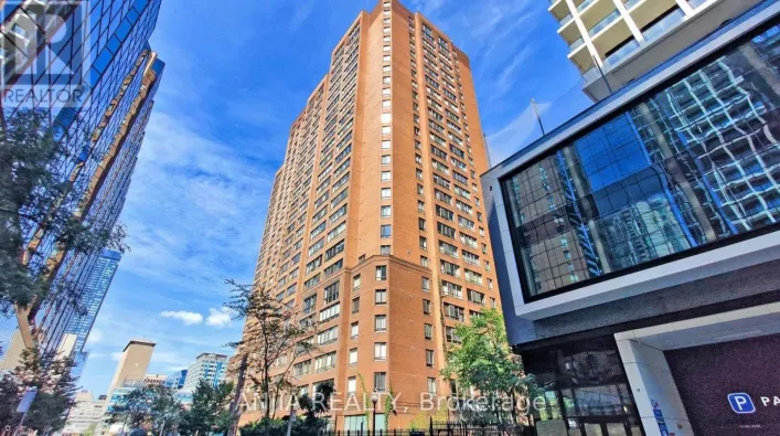 912 - 633 BAY STREET, Toronto