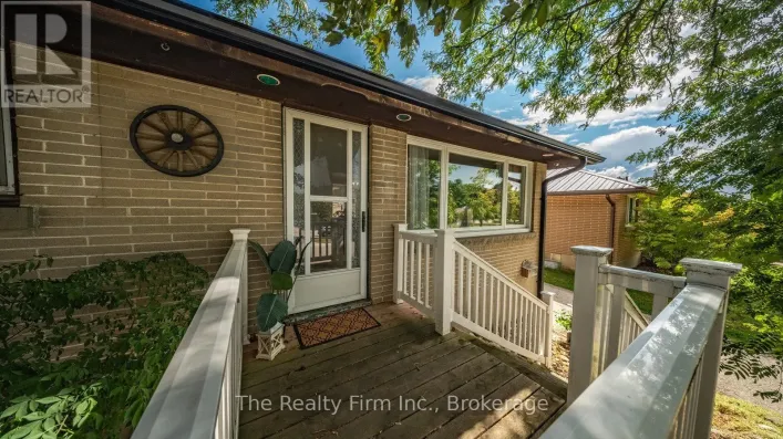 912 ALICE STREET, Woodstock
