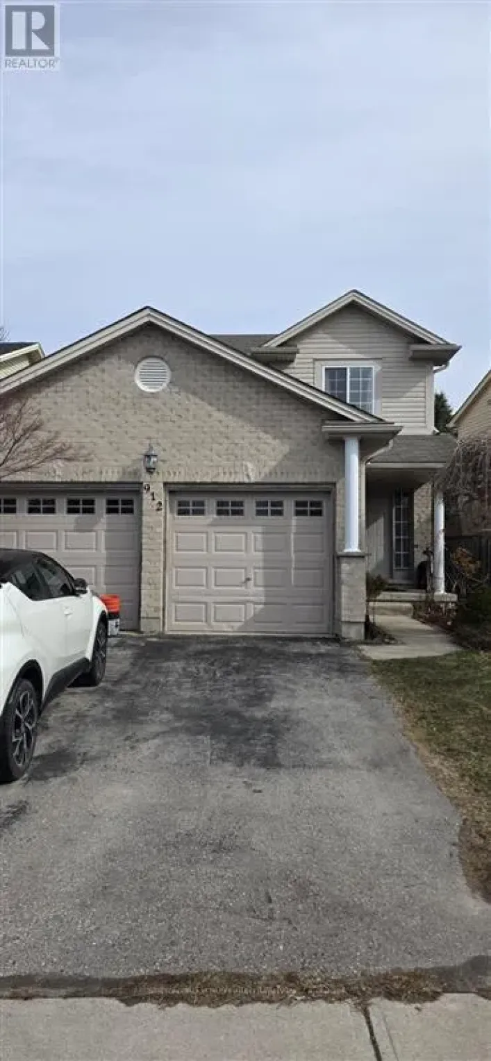 912 GRENFELL DRIVE, London North