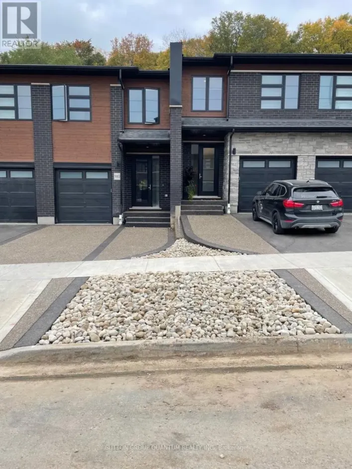 912 ROBERT FERRIE DRIVE, Kitchener