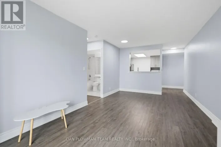 913 - 8 LEE CENTRE DRIVE, Toronto