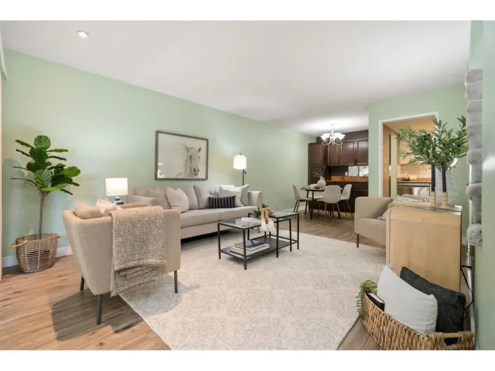 Row / Townhouse for sale: 914 34909 OLD YALE ROAD, Abbotsford