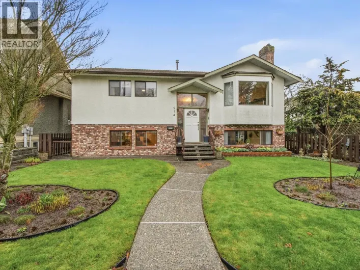 914 LONDON STREET, New Westminster
