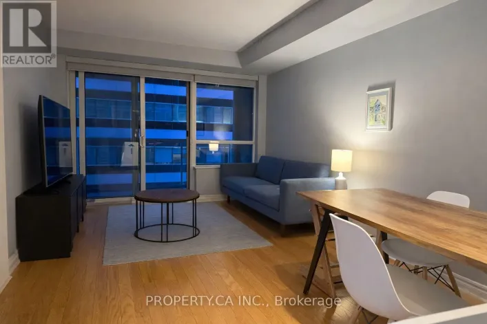 915 - 270 WELLINGTON STREET W, Toronto