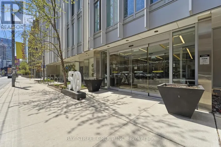 915 - 50 MCCAUL STREET, Toronto