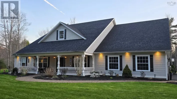 915 Bradley Street, Wilmot