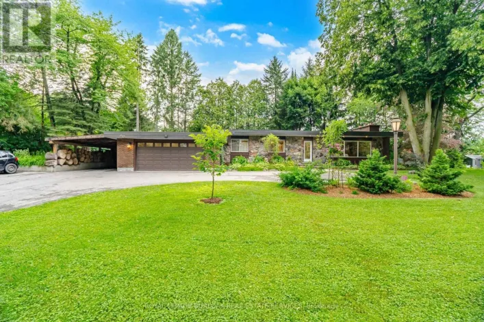 915 GOVERNORS ROAD, Hamilton