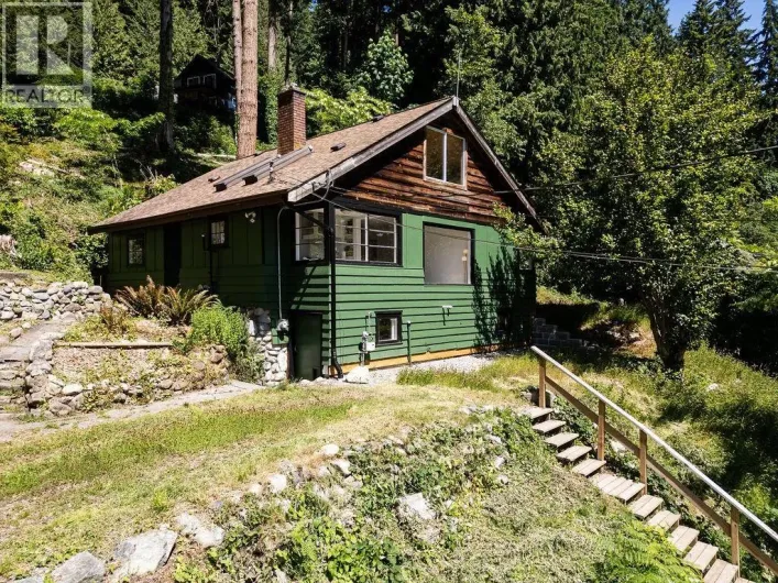 915 MARINE DRIVE, Gibsons