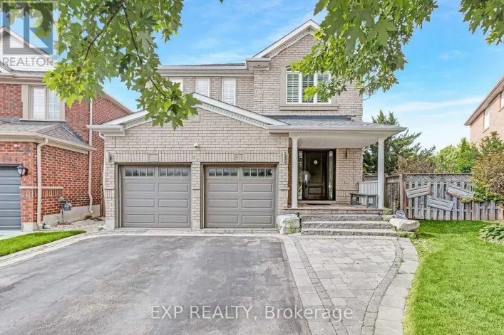 915 OAKTREE CRESCENT, Newmarket