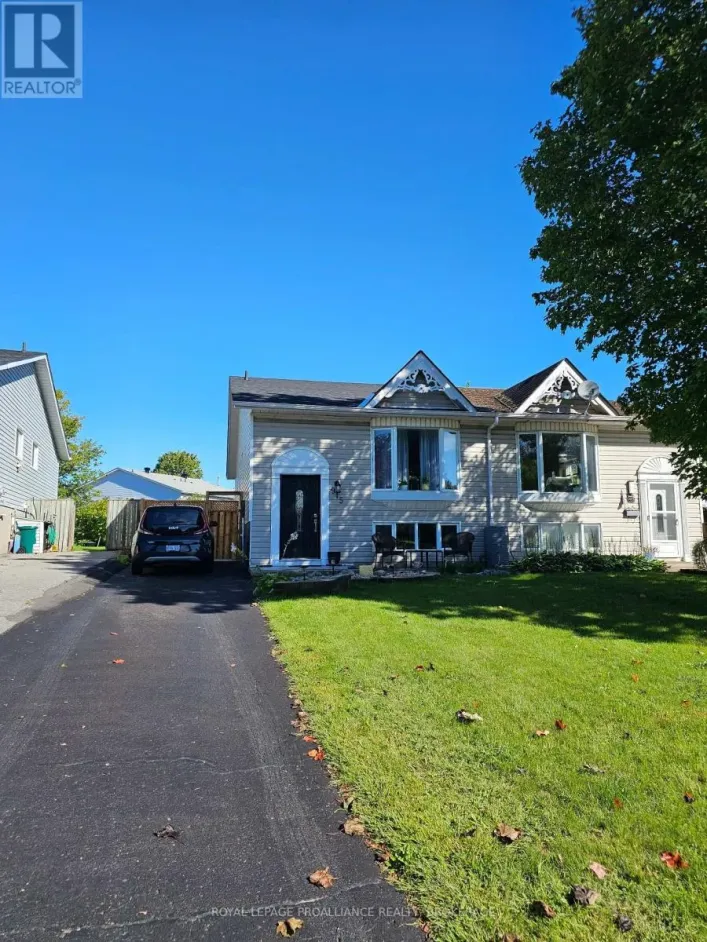 915 WARBURTON CRESCENT, Kingston