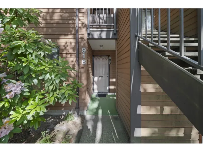 916 10620 150 STREET, Surrey