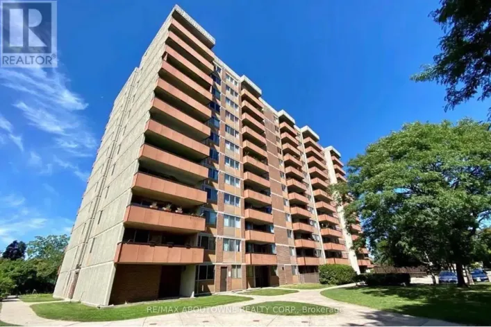 916 - 165 LA ROSE AVENUE, Toronto