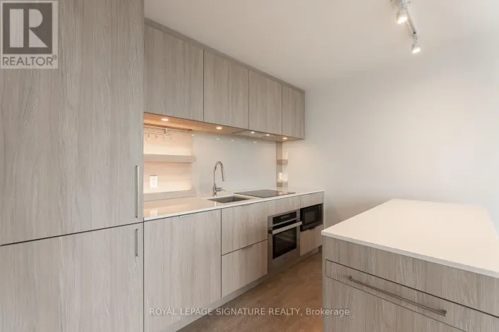 916 - 28 ANN STREET, Mississauga