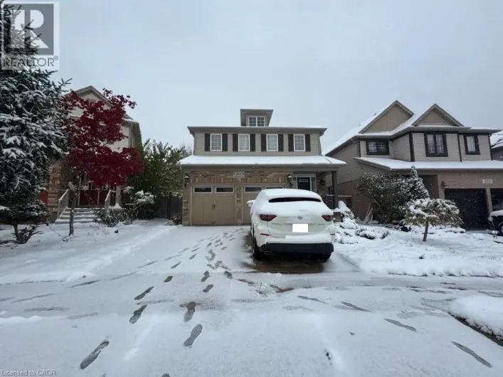 916 MAGDALENA Court Unit# B, Kitchener