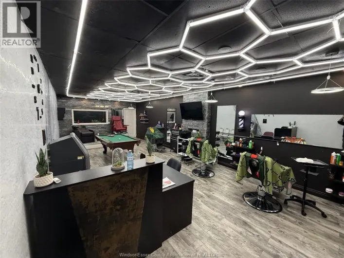 916 WYANDOTTE STREET East, Windsor