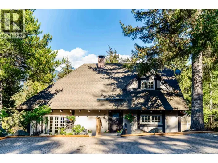 9167 EMERALD DRIVE, Whistler