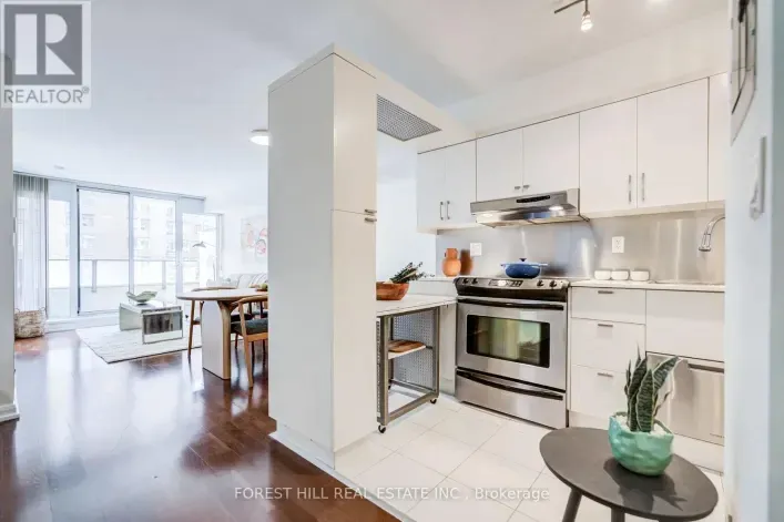 Apartment for sale: 917 - 111 ELIZABETH STREET, Toronto