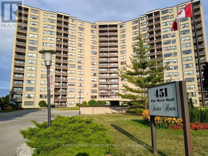 917 - 451 THE WEST MALL, Toronto