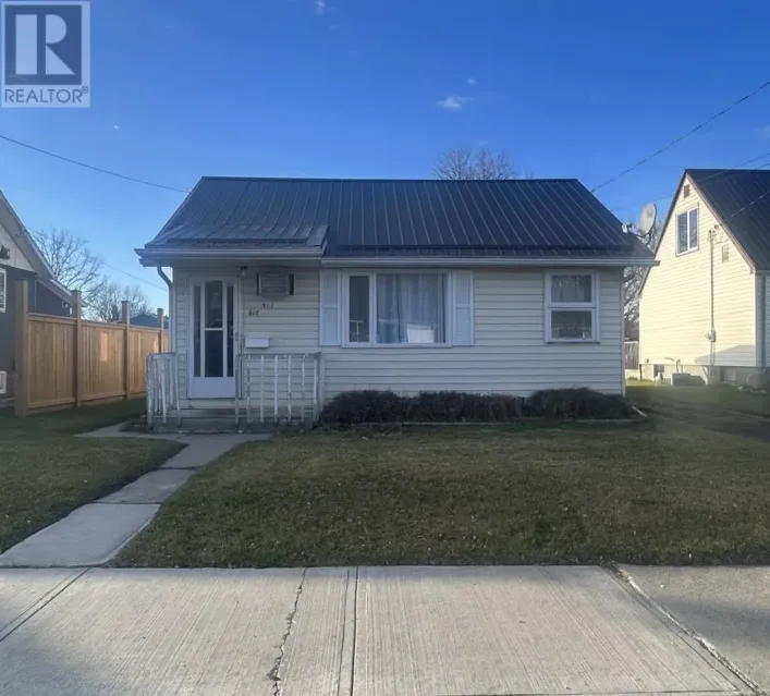 917 Phair Avenue, Fort Frances