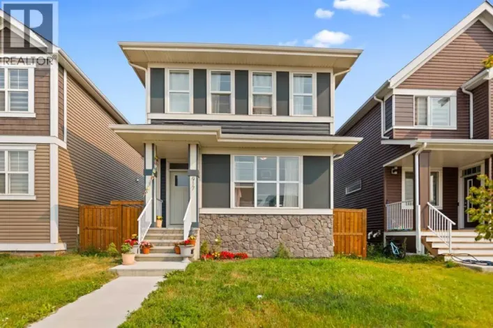 917 West Lakeview Drive, Chestermere