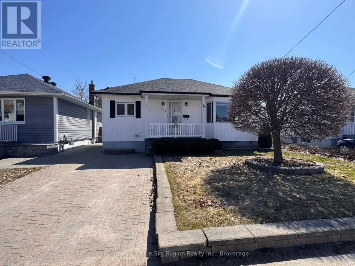 918 DOUGLAS STREET, North Bay