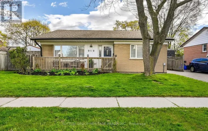 919 BAYVIEW AVENUE, Whitby