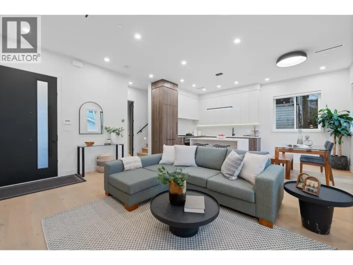 919 E 10TH AVENUE, Vancouver