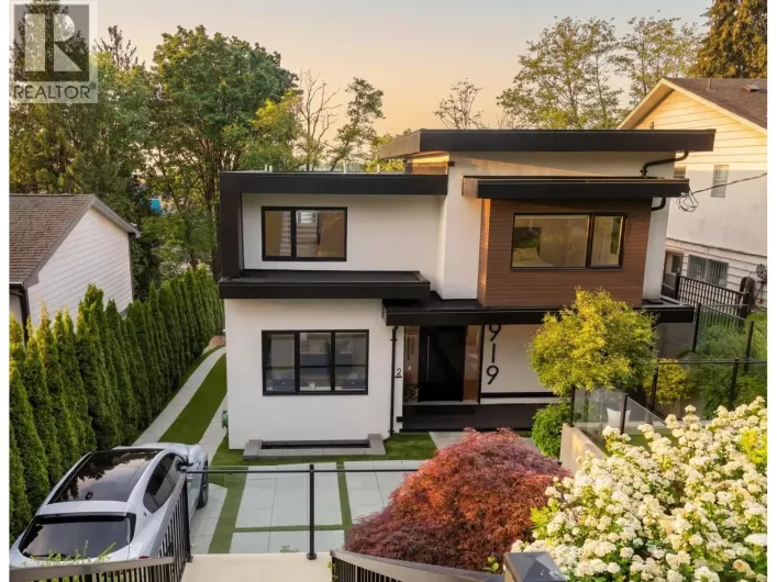 919 E 4TH STREET, North Vancouver