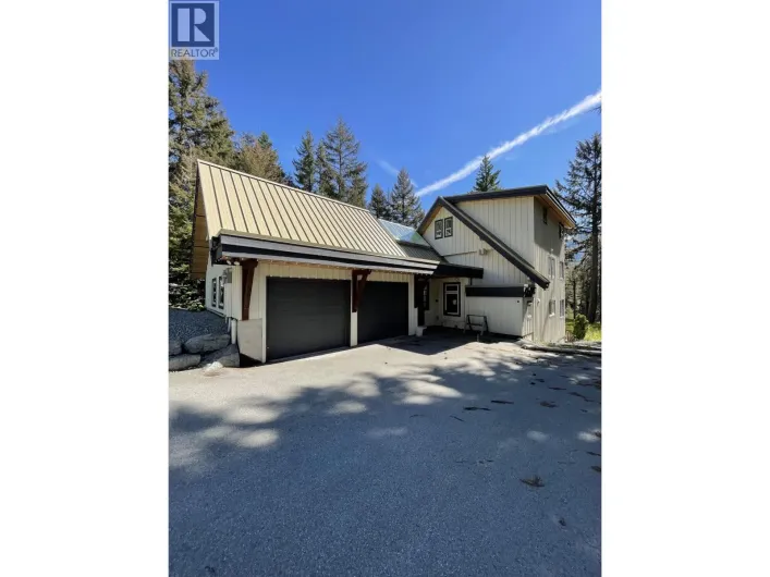 9199 EMERALD DRIVE, Whistler