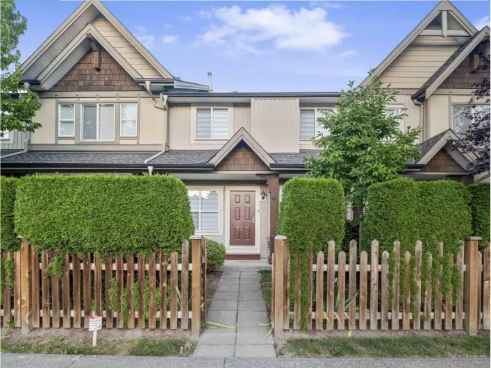 92 8737 161 STREET, Surrey