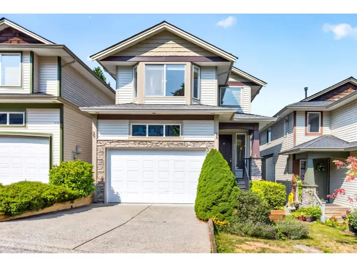 92 8888 216 STREET, Langley