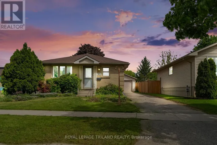 92 ARDSLEY ROAD, London North