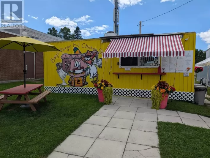 92 Broadway AVE, Wawa