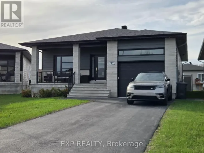 92 CHATEAUGUAY STREET, Russell