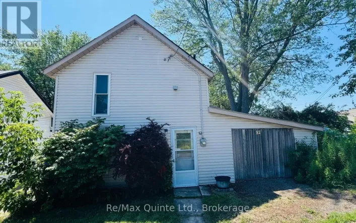 92 FOSTER AVENUE S, Belleville