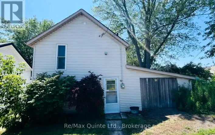 92 FOSTER AVENUE S, Belleville