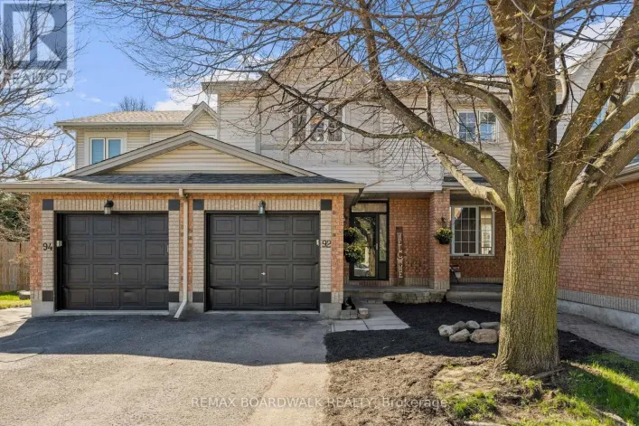 92 KINCARDINE DRIVE, Ottawa