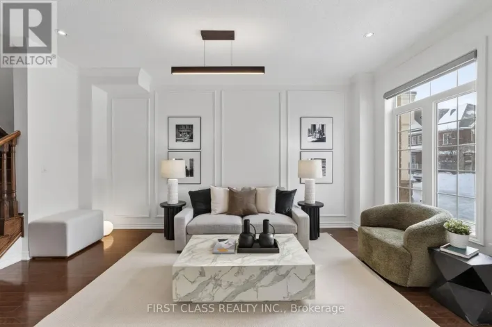 92 LIVING CRESCENT, Markham