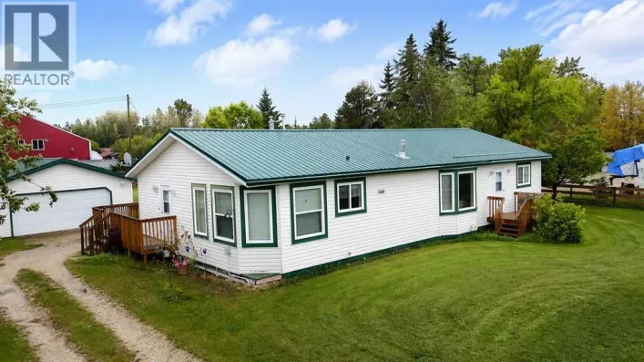 92 Peace River Avenue, Joussard