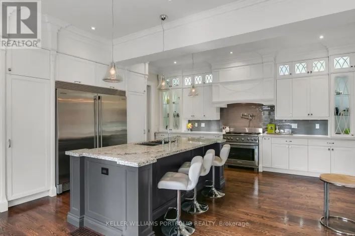 92 PINETREE WAY, Mississauga