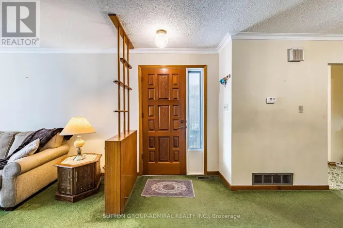 92 REDGRAVE DRIVE, Toronto