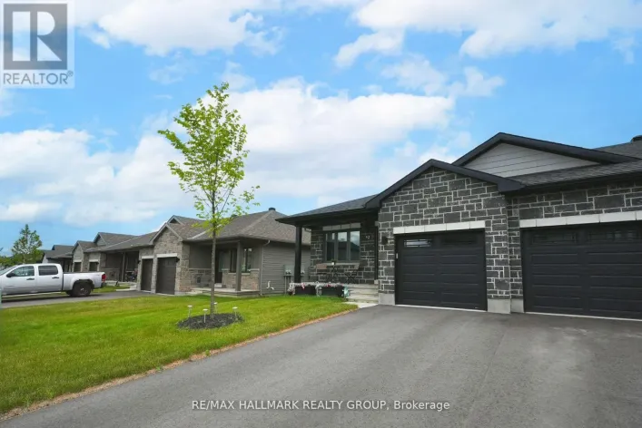 92 SEABERT DRIVE, Arnprior