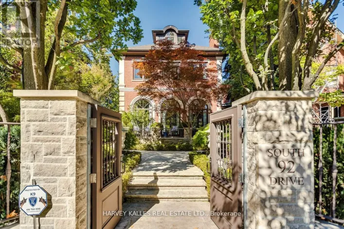 92 SOUTH DRIVE, Toronto