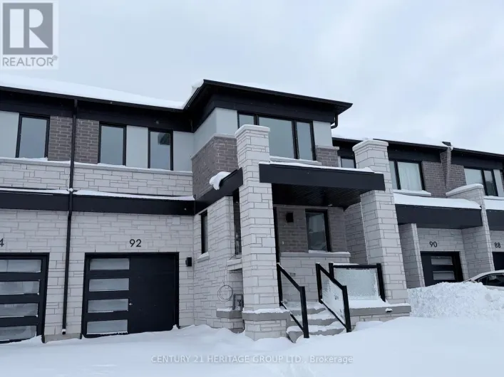 92 VINEWOOD CRESCENT, Barrie