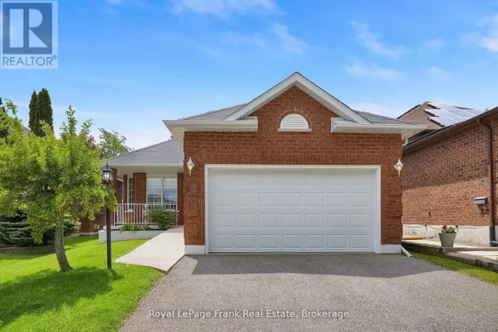 92 WEST SIDE DRIVE, Clarington